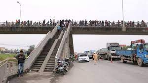 VIDEO Khẩn trương xây dựng cầu vượt trên quốc lộ 5 tại huyện Kim Thành